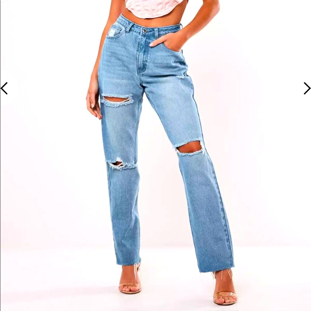 BRAND NEW SIZE 4 MISSGUIDED JEANS ! tags are still on !